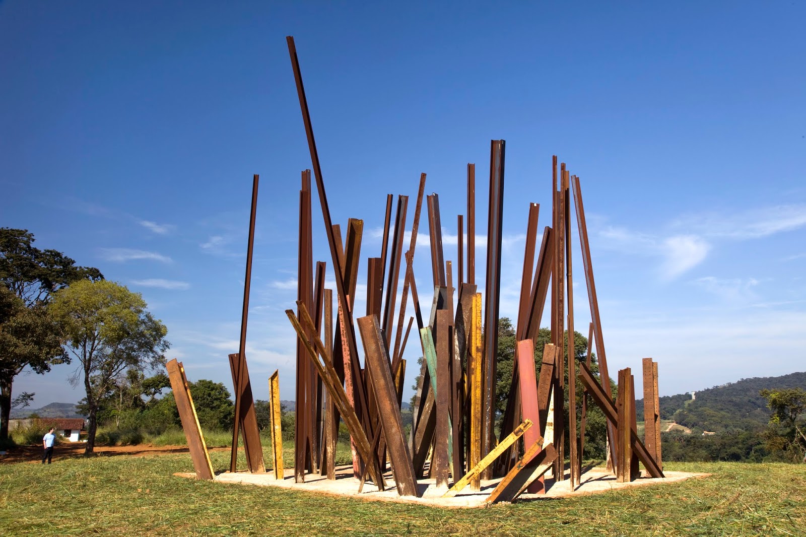 INHOTIM – ARTE PRESENTE
